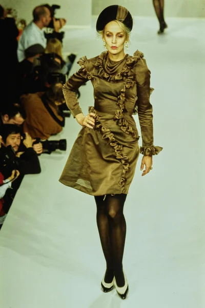Look 4